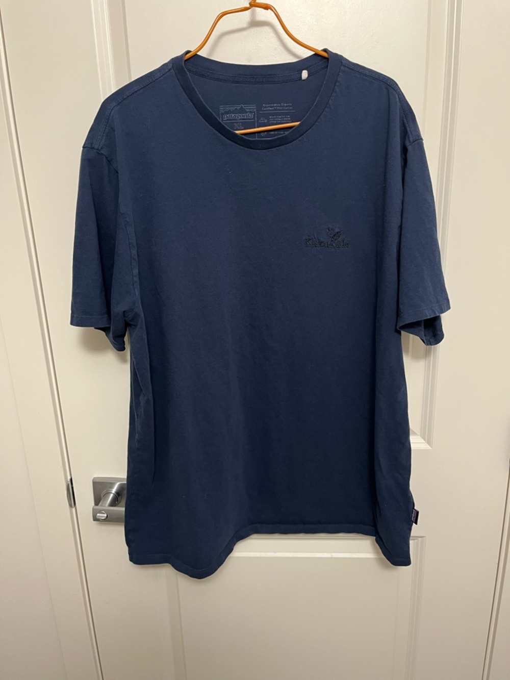 Patagonia Classic Navy Men’s Crew Neck T-Shirt in size XL